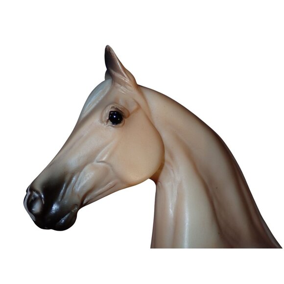 Breyer Classic Horse Gamblers Choice Palomino Morgan #917 Mariah Mold - Picture 7 of 7